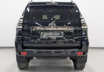 Подержанный автомобиль Toyota Land Cruiser Prado 2021 года (6 фото)