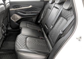 Подержанный автомобиль Exeed TXL 2022 года (12 фото)