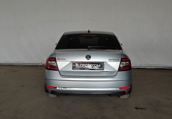 Подержанный автомобиль Skoda Octavia Liftback 2017 года (5 фото)