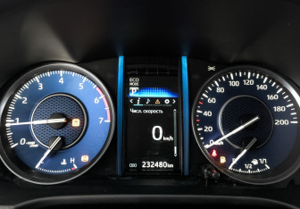 Подержанный автомобиль Toyota Fortuner 2021 года (16 фото)