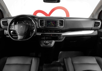 Подержанный автомобиль Peugeot Traveller 2018 года (8 фото)