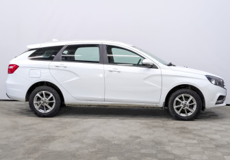 Подержанный автомобиль LADA (ВАЗ) Vesta Wagon 2021 года (4 фото)