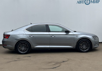 Подержанный автомобиль Skoda Superb Liftback 2015 года (4 фото)