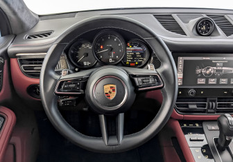 Подержанный автомобиль Porsche Macan 2021 года (23 фото)