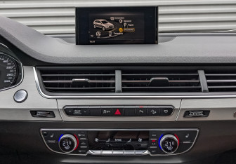 Подержанный автомобиль Audi Q7 2019 года (15 фото)