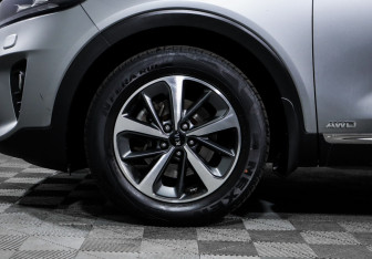 Подержанный автомобиль Kia Sorento 2018 года (15 фото)