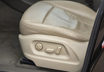 Подержанный автомобиль Audi Q5 2012 года (17 фото)