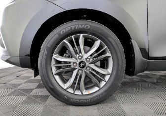 Подержанный автомобиль Hyundai ix35 2014 года (18 фото)