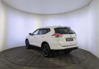 Подержанный автомобиль Nissan X-Trail 2017 года (7 фото)