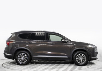 Подержанный автомобиль Hyundai Santa Fe 2021 года (4 фото)