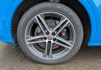 Подержанный автомобиль Audi SQ5 2019 года (12 фото)