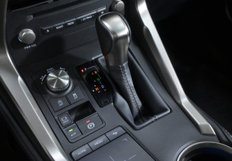 Подержанный автомобиль Lexus NX 2019 года (14 фото)