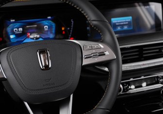 Новый FAW Bestune T77 2024 (17 фото)