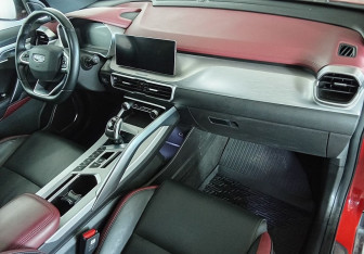 Подержанный автомобиль Geely Coolray 2022 года (11 фото)