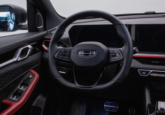 Подержанный автомобиль Geely Coolray 2024 года (15 фото)