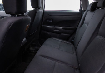 Подержанный автомобиль Mitsubishi ASX 2014 года (11 фото)