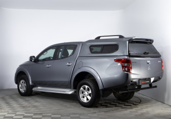 Подержанный автомобиль Mitsubishi L200 2017 года (6 фото)