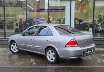 Подержанный автомобиль Nissan Almera Classic 2008 года (6 фото)