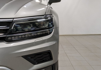 Подержанный автомобиль Volkswagen Tiguan 2019 года (17 фото)