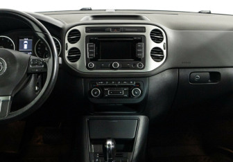Подержанный автомобиль Volkswagen Tiguan 2013 года (8 фото)