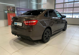 Подержанный автомобиль LADA (ВАЗ) Vesta Sedan 2021 года (4 фото)