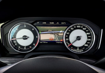 Подержанный автомобиль Volkswagen Touareg 2019 года (13 фото)