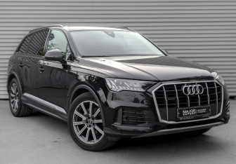 Подержанный автомобиль Audi Q7 2021 года (3 фото)