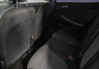 Подержанный автомобиль Hyundai Solaris Hatchback 2012 года (11 фото)
