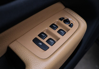 Подержанный автомобиль Volvo XC60 2019 года (15 фото)