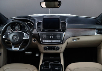 Подержанный автомобиль Mercedes-Benz GLE 2017 года (12 фото)