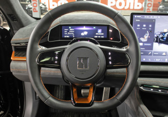 Подержанный автомобиль Zeekr 001 2023 года (17 фото)