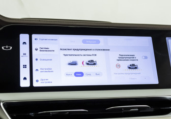 Подержанный автомобиль Geely Monjaro 2023 года (16 фото)