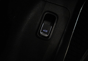 Подержанный автомобиль Geely Atlas Pro 2023 года (19 фото)