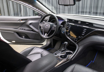 Подержанный автомобиль Toyota Camry Sedan 2020 года (10 фото)