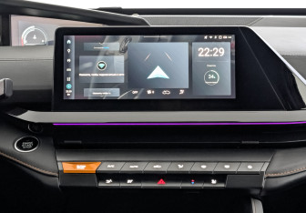 Подержанный автомобиль Changan UNI-V 2023 года (17 фото)