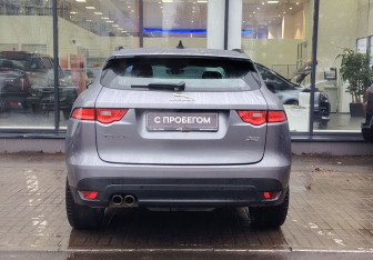 Подержанный автомобиль Jaguar F-Pace 2020 года (7 фото)