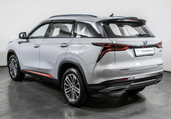 Подержанный автомобиль Changan CS75PLUS 2023 года (7 фото)