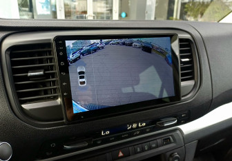 Подержанный автомобиль Peugeot Traveller 2019 года (15 фото)