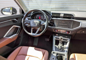 Подержанный автомобиль Audi Q3 2020 года (28 фото)