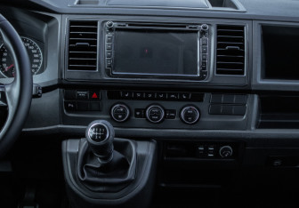 Подержанный автомобиль Volkswagen Caravelle 2018 года (13 фото)