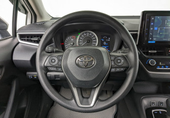 Подержанный автомобиль Toyota Corolla Sedan 2022 года (11 фото)