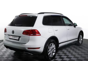 Подержанный автомобиль Volkswagen Touareg 2012 года (5 фото)