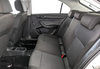 Подержанный автомобиль Skoda Rapid Liftback 2019 года (18 фото)