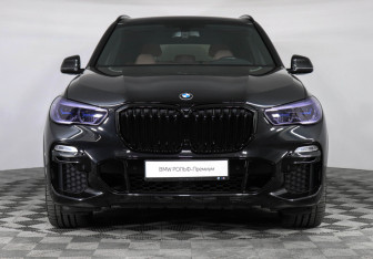Подержанный автомобиль BMW X5 2020 года (3 фото)