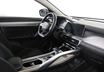 Подержанный автомобиль Geely Coolray 2023 года (9 фото)