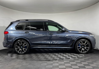 Подержанный автомобиль BMW X7 2020 года (5 фото)