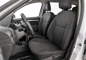 Подержанный автомобиль Nissan Terrano 2020 года (20 фото)