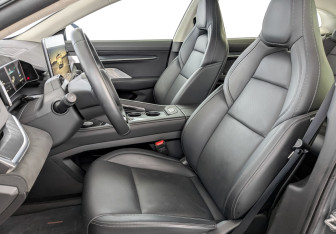 Подержанный автомобиль Zeekr 001 2022 года (20 фото)