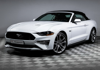 Подержанный автомобиль Ford Mustang Convertible 2021 года (1 фото)