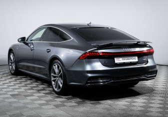 Подержанный автомобиль Audi A7 2021 года (7 фото)